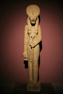 塞克荷迈特女神像