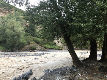 洪水高山独库公路