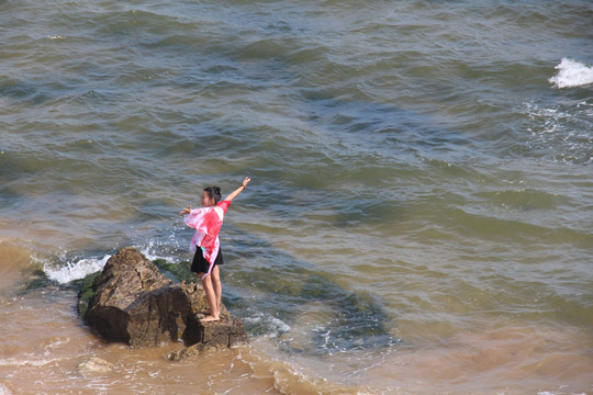 海水里的女人