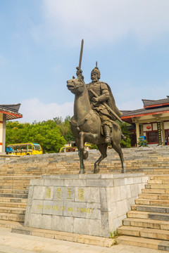 徐州汉文化景区汉楚王像