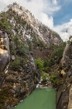 西藏山南原始自然山水风光09