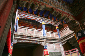 藏传佛教寺庙中精美的建筑细节