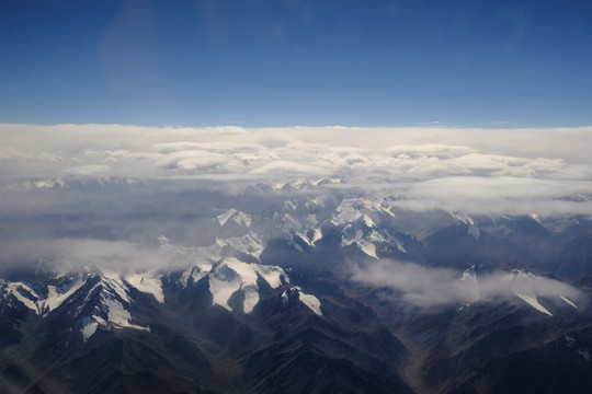 航拍天山