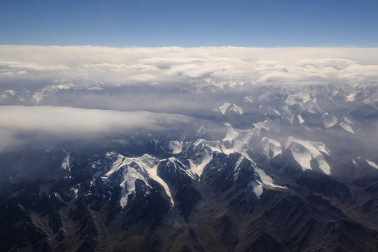 航拍天山