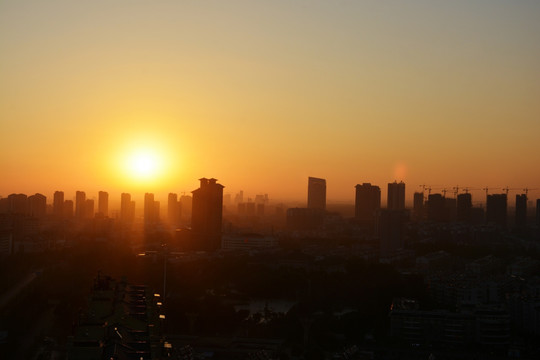 城市日出