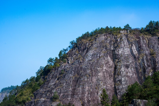 山谷溪流