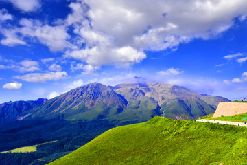 青海祁連卓爾山