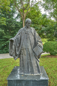 托马斯阿奎那雕像