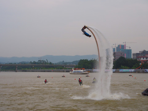 水上飞人