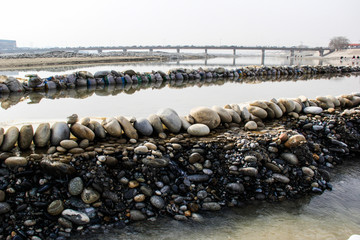 和田河挖玉石