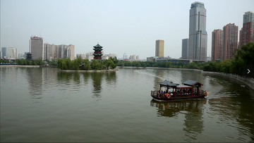 太原迎澤公園的游船視頻