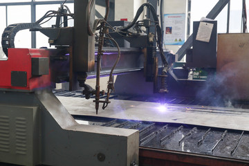 钢铁激光切割机