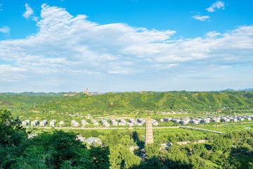 避暑山庄远眺棒槌山