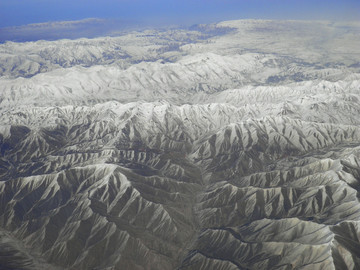 航拍天山山脉