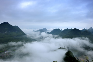 红水河雾景