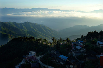 小村早晨