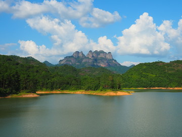 平梨水库风光