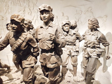 长征途中的红军女战士雕像