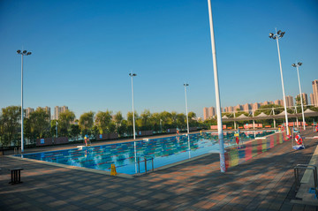 汉江江滩游泳池