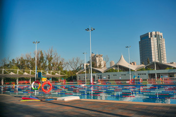 游泳池赛道