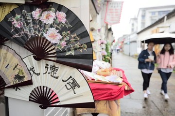 雨中古街