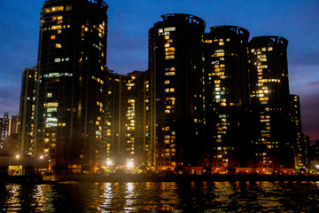 海边城市夜景