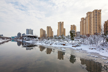 都市雪景