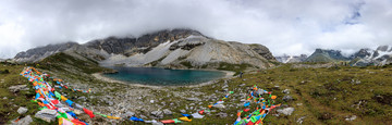 稻城亚丁高山湖泊五色海全景