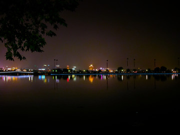 西湖断桥夜景