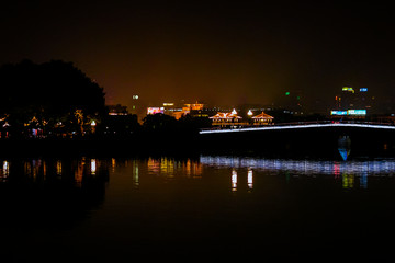 西湖断桥夜景