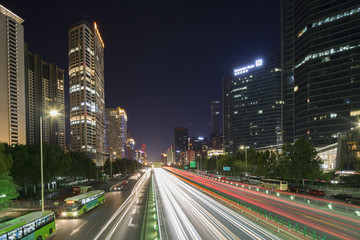 建国路夜景