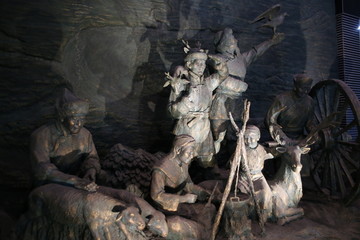 远古黑龙江人雕塑