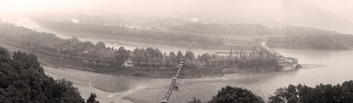 古代水利工程都江堰全景