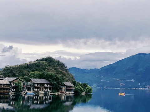 泸沽湖一角