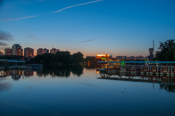 骏豪中央公园广场夜景