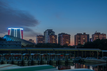 骏豪中央公园广场夜景