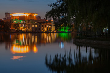 骏豪中央公园广场夜景