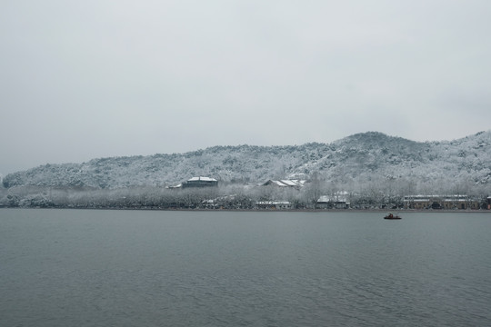 西湖瑞雪