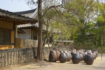 韩屋庭院酱缸泡菜坛子