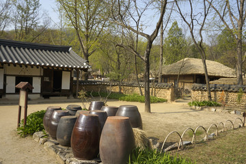 韩屋庭院酱缸泡菜坛子