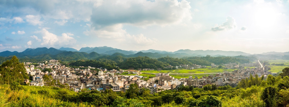 容县灵山圩全景