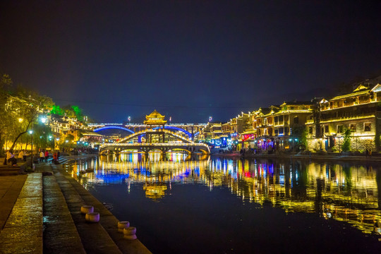 凤凰古城夜景