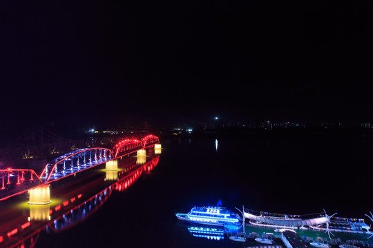 辽宁丹东鸭绿江断桥夜景