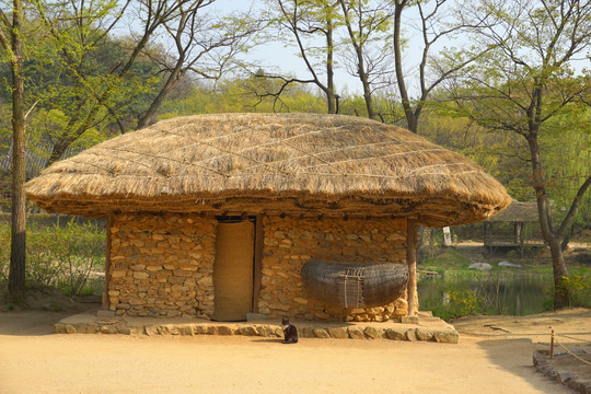 韩国乡村农家庭院小屋