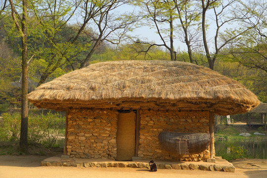 韩国乡村农家庭院小屋