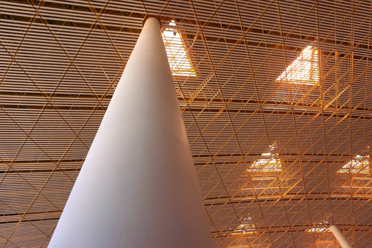 北京首都机场航站楼穹顶和柱子