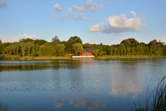 湖畔美景