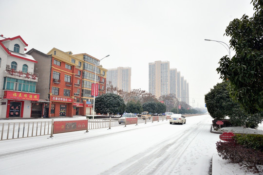 街道雪景