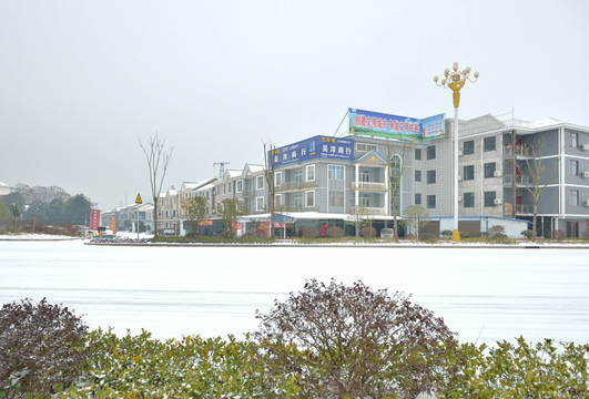 道路雪景