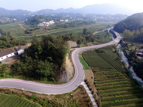 航拍乡村公路自行车运动